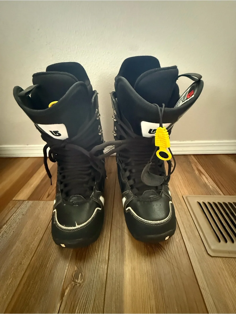 Burton Freestyle Snowboard Boots - Men’s Size 7